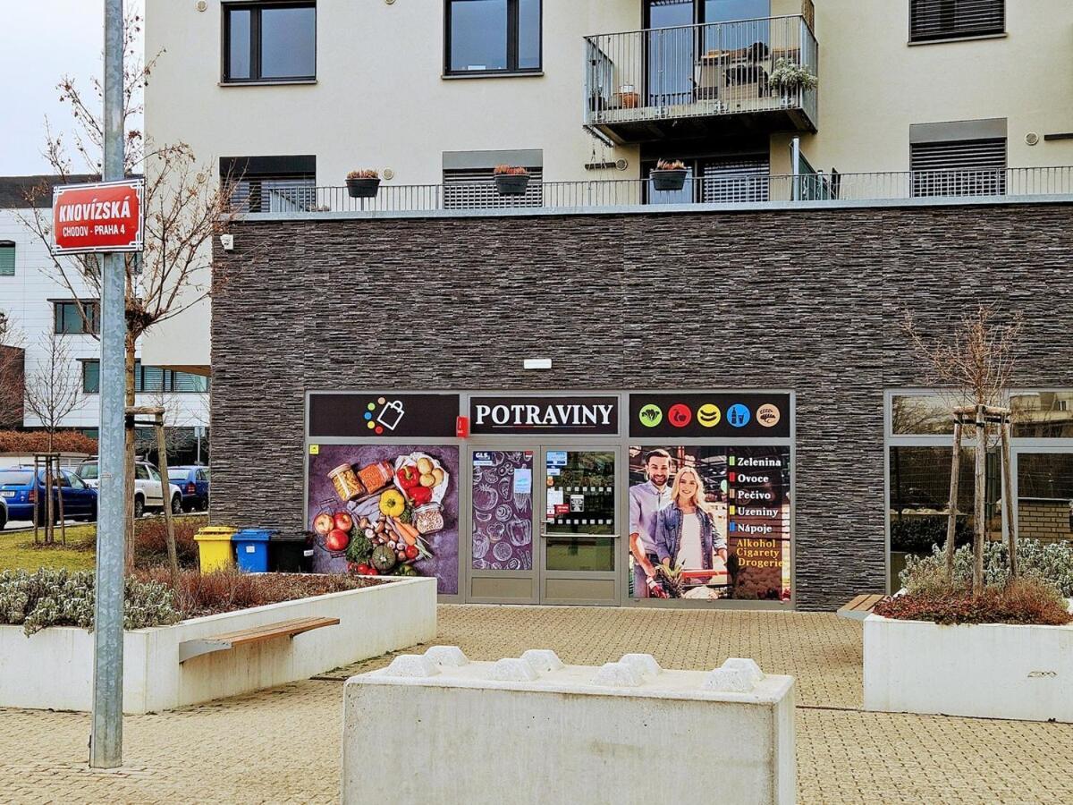 Live-inn Cozy For 1-4 Guests, 20 Mins To Center, Lift, Gym, Reception, Parking, Roof Terrace, Game & Party Apartment Prague